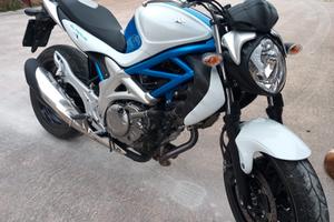 Suzuki SFV Gladius 650 - 2010