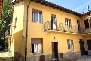 CASA SEMINDIPENDENTE A MERATE