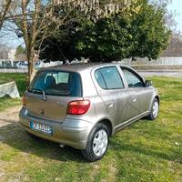Toyota Yaris benzina adatta neopatentati