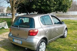 Toyota Yaris benzina adatta neopatentati