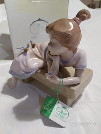 Statua in porcellana Hervit 