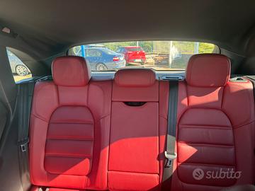 Porche macane s