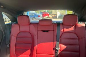 Porche macane s