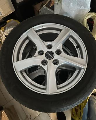 Cerchi in lega da 16” + gomme