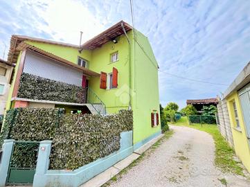 CASA DI CORTE A BASILIANO