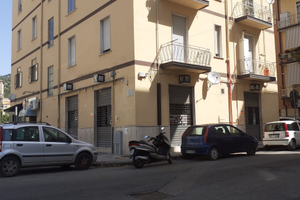 Locale Commerciale ex Bar Piazza XXV Aprile