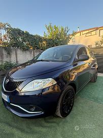 Lancia ypsilon 2016