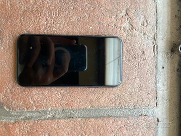 IPhone 11 per pezzi di ricambio.