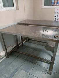 Tavolo in acciaio