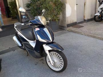 PIAGGIO Beverly 300 i.e. Anno