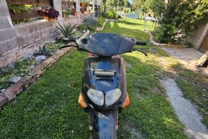 scooter Aprilia rally