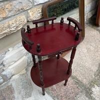 Mobiletto per casa interno antico