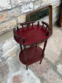 Mobiletto per casa interno antico