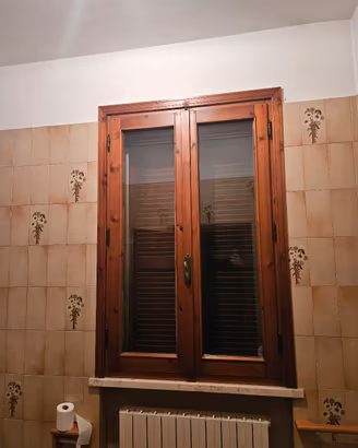 Infissi in legno ( finestre e portefinestre) 