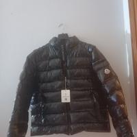 Piumino Moncler nero lucido