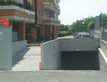 Posto auto scoperto - Zona Porta di Roma