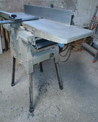 Pialla elu con cavatrice (mortasa)