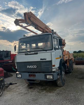 Iveco 330.36 pompa calcestruzzo