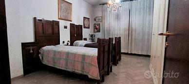 Appartamento di 125 m² con 4 locali e box auto a F