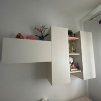 Pensili e comodino per cameretta