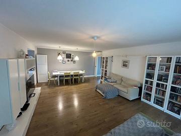 Appartamento di 137 m² con più di 5 locali e box a