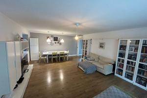 Appartamento di 137 m² con più di 5 locali e box a