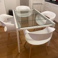 Tavolo Ikea in vetro allungabile