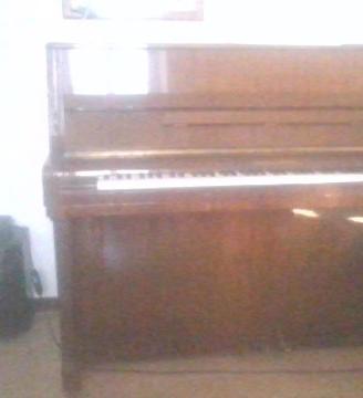 Pianoforte Furstein Farfisa