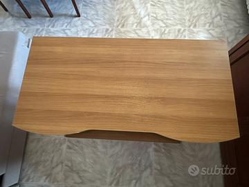 Scrivania in legno