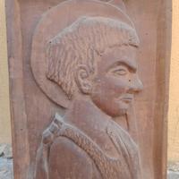 antico bassorilievo sacro in legno