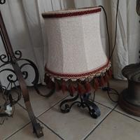 Lampada da tavolo in ferro battuto 