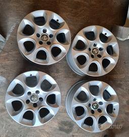 Cerchi in Lega Alfa romeo 159 come nuovi