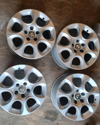 Cerchi in Lega Alfa romeo 159 come nuovi