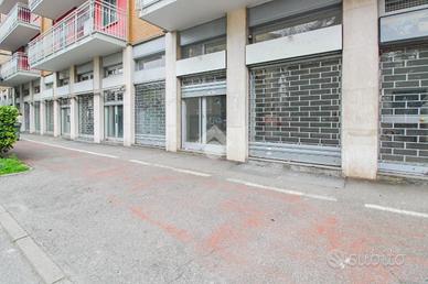 NEGOZIO A MELEGNANO