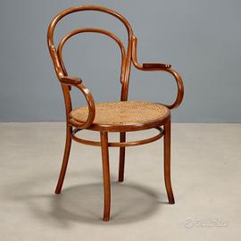 Poltroncina Thonet in Faggio ricurvo tinto Noce