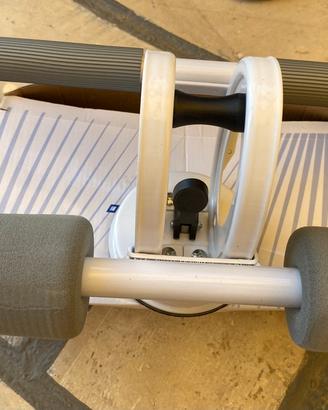 Attrezzo universale da palestra