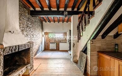 PORZIONE DI CASA INDIPENDENTE.