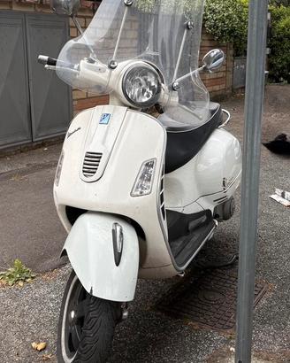 Piaggio vespa gts 300