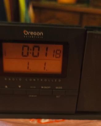 OREGON SCIENTIFIC Stazione Meteo Orologio Sveglia 