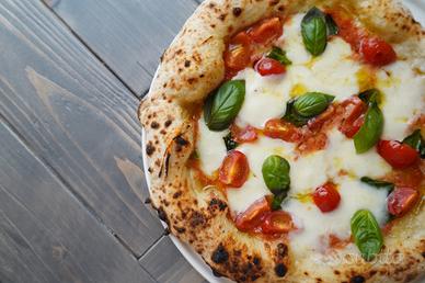 Pizzaiolo professionista esperto