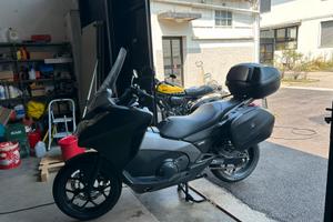 Honda Integra 700 cc