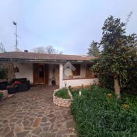 VILLA A SCHIERA A CASSANO DELLE MURGE