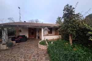 VILLA A SCHIERA A CASSANO DELLE MURGE