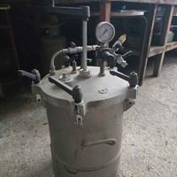 Serbatoio per pitture a pressione