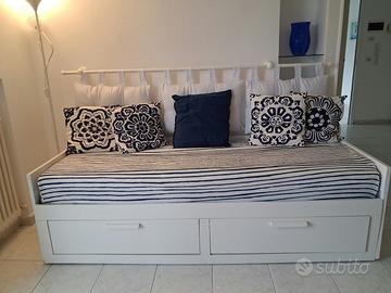 Letto con letto estraibile