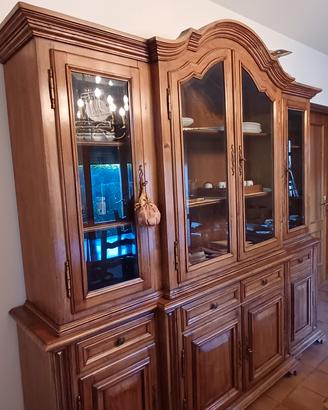 credenza con cristalliera