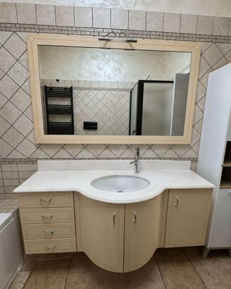 Mobile bagno completo con specchio e lavandino