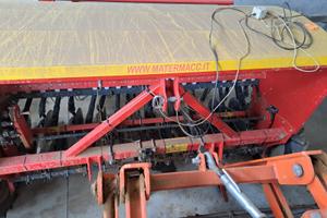 Seminatrice grano soia e semi minuti