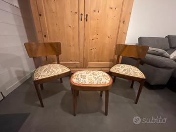 Set vintage anni 50: sedie e sgabello in noce