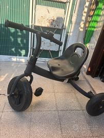 Bicicletta triciclo con seduta struttura in ferro